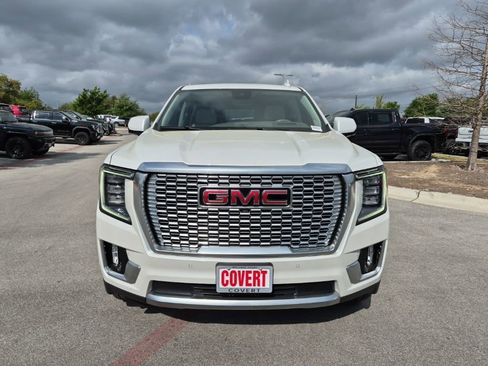 Used 2024 GMC Yukon XL Denali w/ Advanced Technology Package image 2