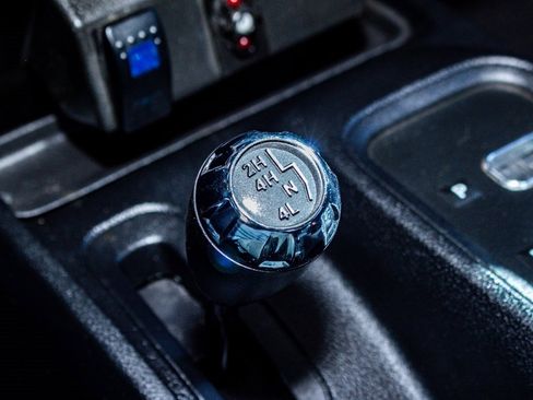 Used 2012 Jeep Wrangler Unlimited Sahara image 16