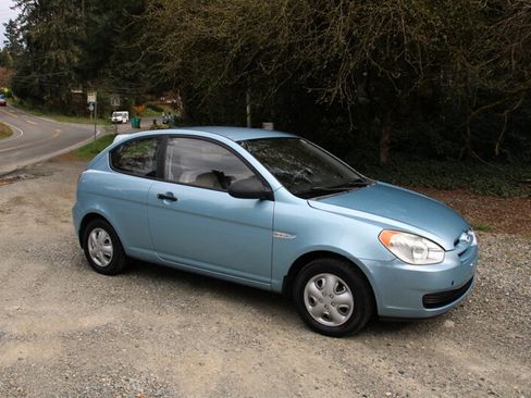 Used 2009 Hyundai Accent GS w/ Popular Equipment Pkg 2 image 2