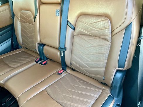 Used 2023 Nissan Pathfinder Platinum w/ Black Appearance Package image 32