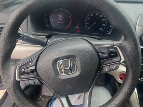 Used 2018 Honda Accord LX image 17