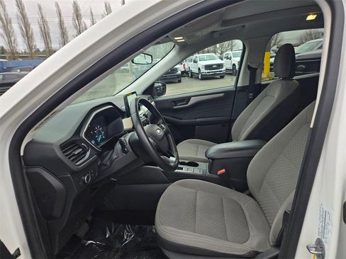 Used 2022 Ford Escape SE w/ SE Sport Appearance Package image 12