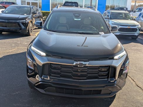 New 2026 Chevrolet Equinox ACTIV w/ Convenience Package III FWD image 2