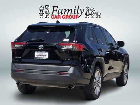 Used 2020 Toyota RAV4 XLE Premium FWD image 4