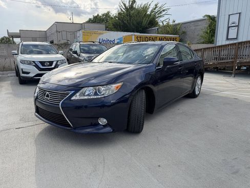 Used 2015 Lexus ES 350 w/ Premium Package FWD image 2