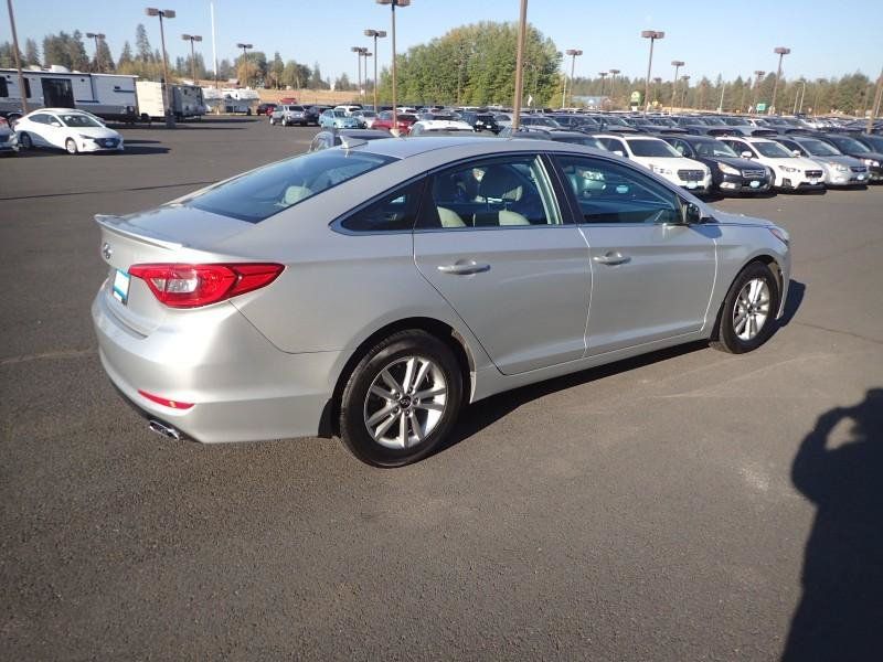 Used 2015 Hyundai Sonata SE FWD image 5