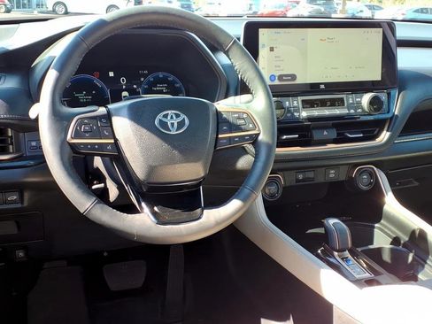 Certified 2025 Toyota Grand Highlander AWD Hybrid image 14