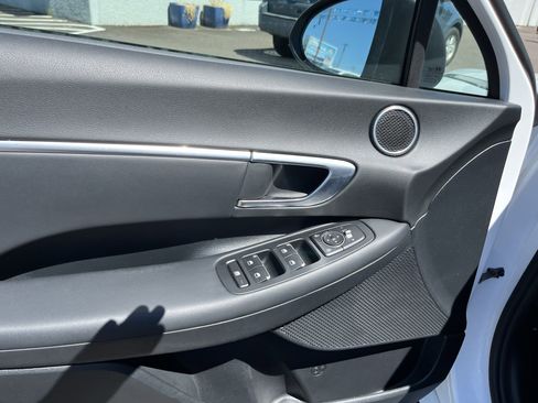 Used 2021 Hyundai Sonata Blue FWD image 16