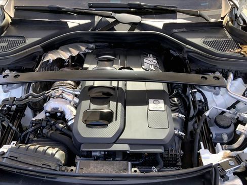 Used 2025 Mercedes-Benz GLC 43 AMG 4MATIC image 34