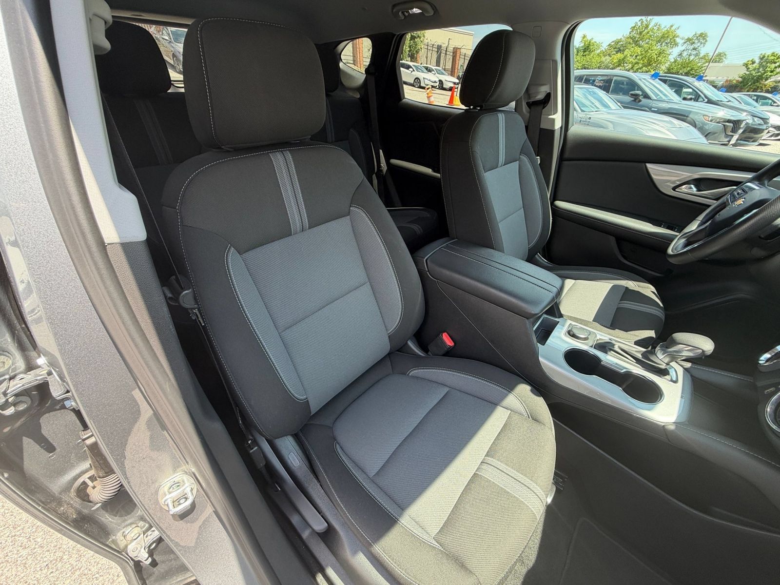 Used 2025 Chevrolet Blazer LT FWD image 38