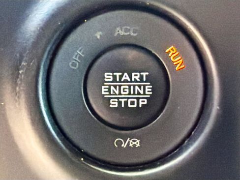 Used 2022 Jeep Gladiator Sport image 35