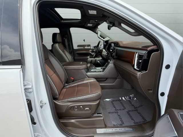 Used 2025 GMC Sierra 2500 Denali w/ Denali Reserve Package AWD/4WD image 16