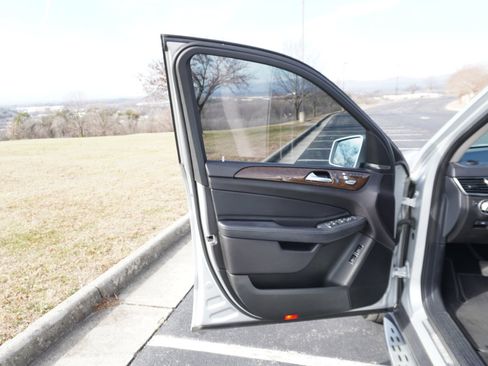 Used 2017 Mercedes-Benz GLS 450 4MATIC image 16