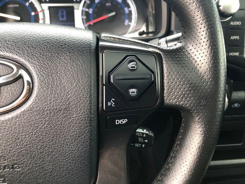 Used 2018 Toyota 4Runner TRD Off-Road Premium image 8