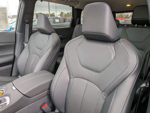 New 2026 INFINITI QX60 Luxe image 14