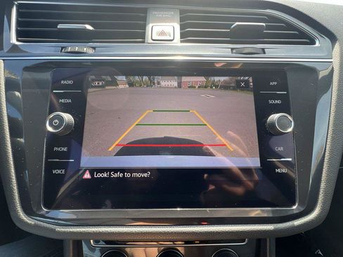 Certified 2021 Volkswagen Tiguan SE AWD/4WD image 17