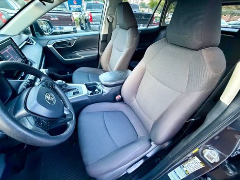 Used 2020 Toyota RAV4 LE w/ All Weather Liner Package AWD/4WD image 8