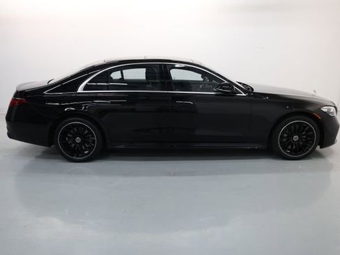 Used 2022 Mercedes-Benz S 580 4MATIC Sedan w/ AMG Line Package image 76