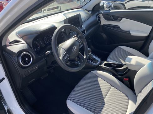 Used 2023 Hyundai Kona SE FWD image 11