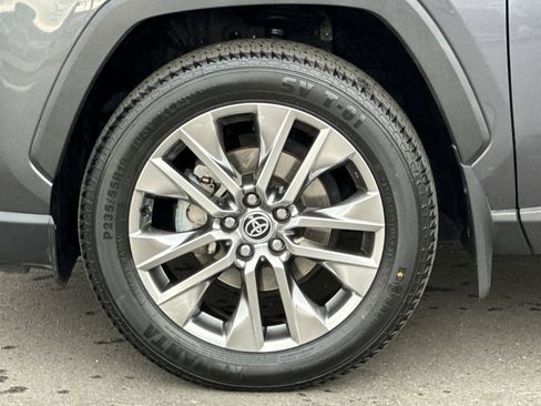 Used 2023 Toyota RAV4 XLE Premium image 11