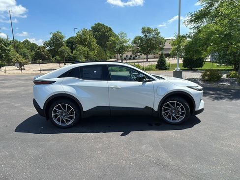 New 2026 Toyota C-HR AWD/4WD image 10