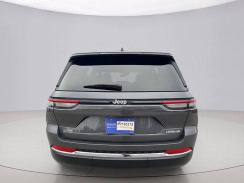 Used 2025 Jeep Grand Cherokee Laredo X RWD image 4