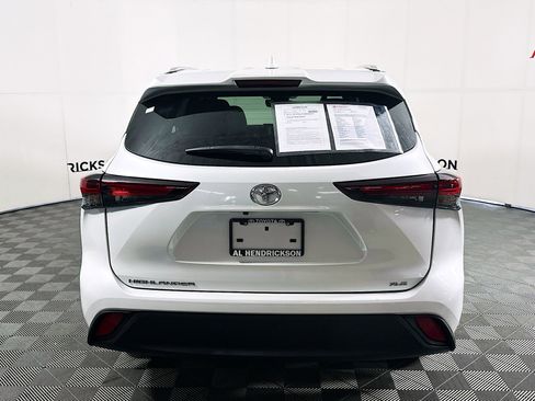 Certified 2024 Toyota Highlander XLE image 4