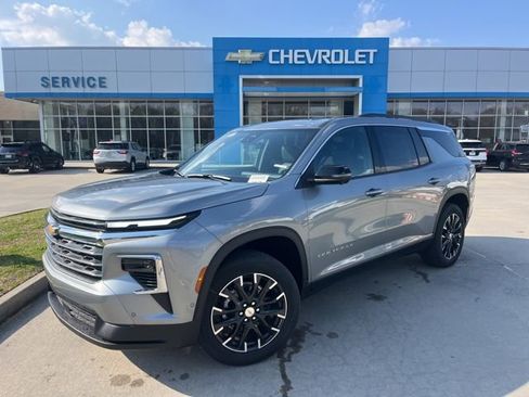 New 2026 Chevrolet Traverse LT w/ Enhanced Driving Package image 2