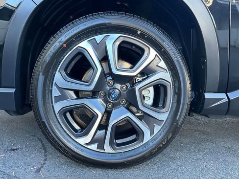 Used 2023 Subaru Ascent Touring AWD/4WD image 8