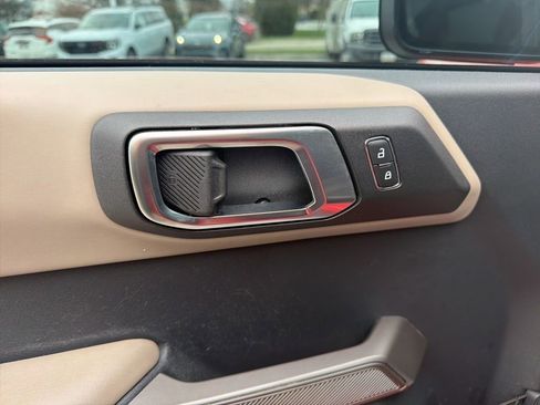 Used 2022 Ford Bronco Wildtrak image 22