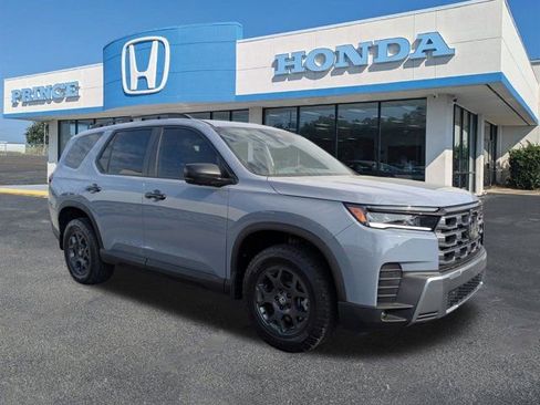 New 2026 Honda Pilot TrailSport image 2