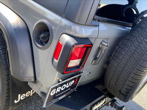 Used 2019 Jeep Wrangler Sport AWD/4WD image 27