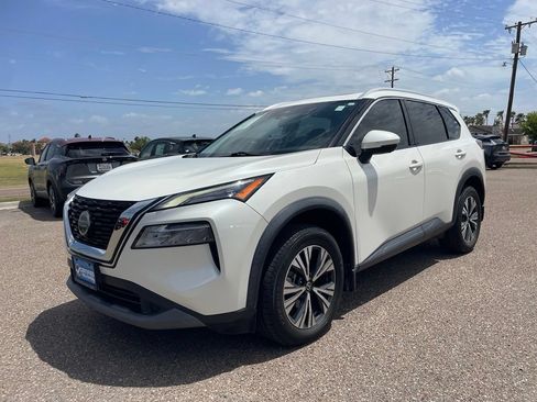 Certified 2021 Nissan Rogue SV w/ Premium Package FWD image 3