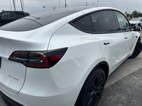 Used 2025 Tesla Model Y Long Range AWD/4WD image 2