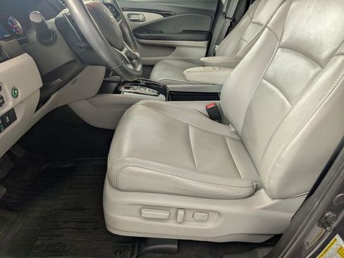 Used 2019 Honda Pilot Touring image 14