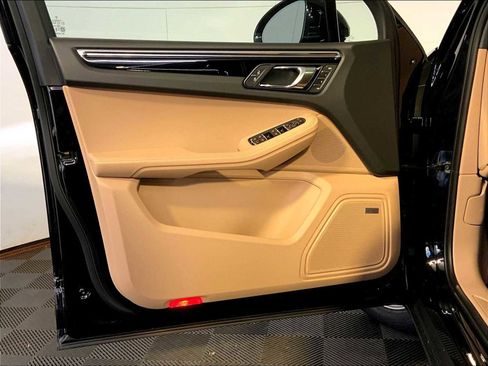 New 2026 Porsche Macan image 20