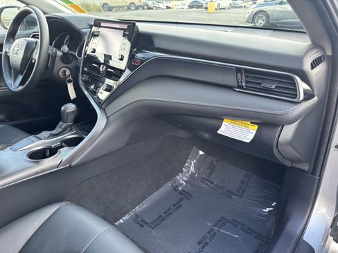 Used 2024 Toyota Camry SE FWD image 12