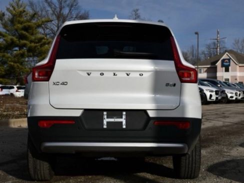 Certified 2025 Volvo XC40 B5 Plus image 6