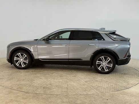 Used 2024 Cadillac Lyriq Tech AWD/4WD image 2