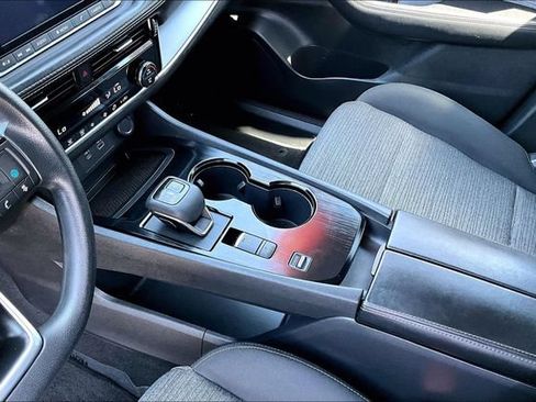 Certified 2023 Nissan Rogue SV FWD image 17