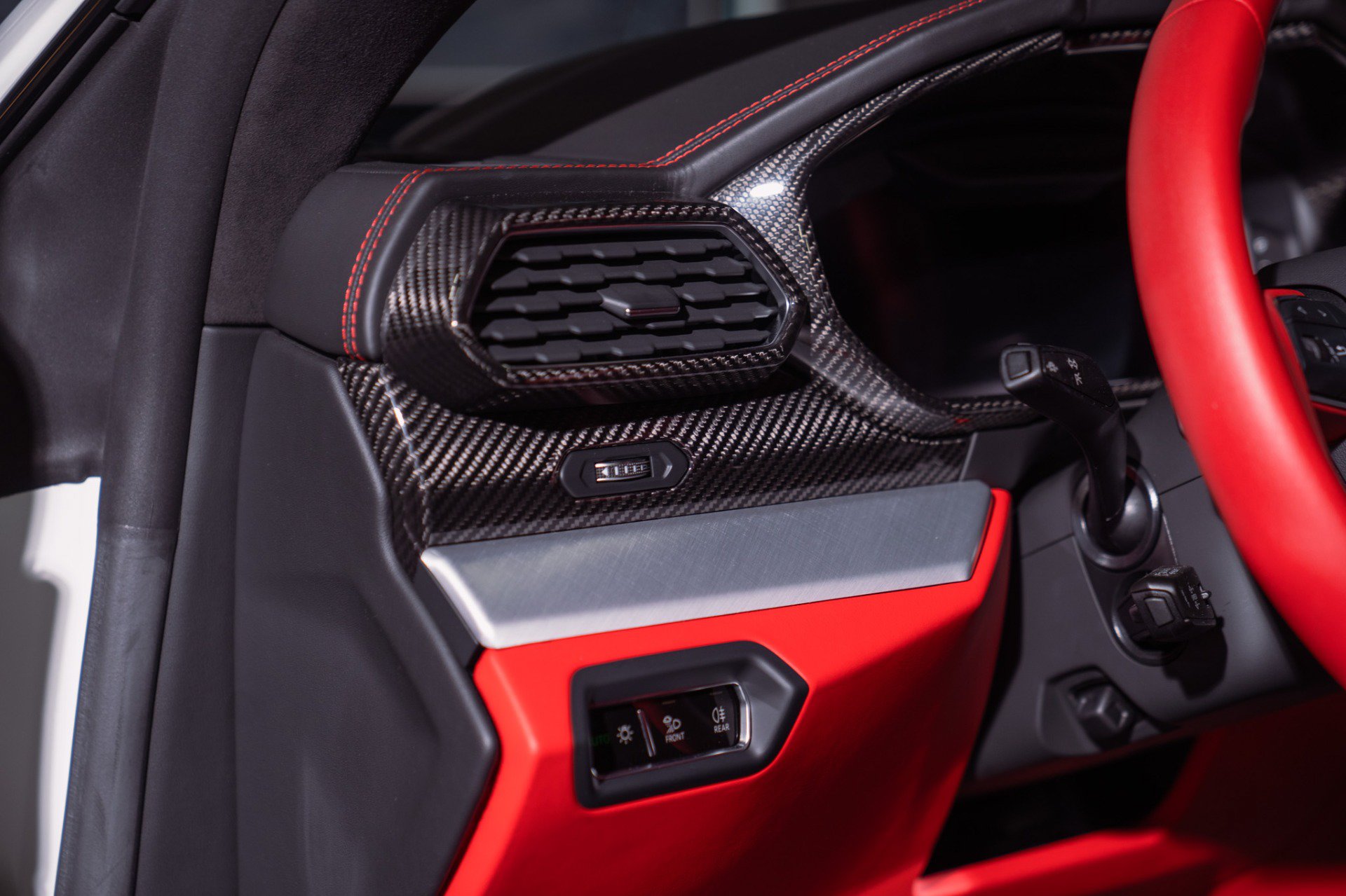 Used 2022 Lamborghini Urus AWD/4WD image 26