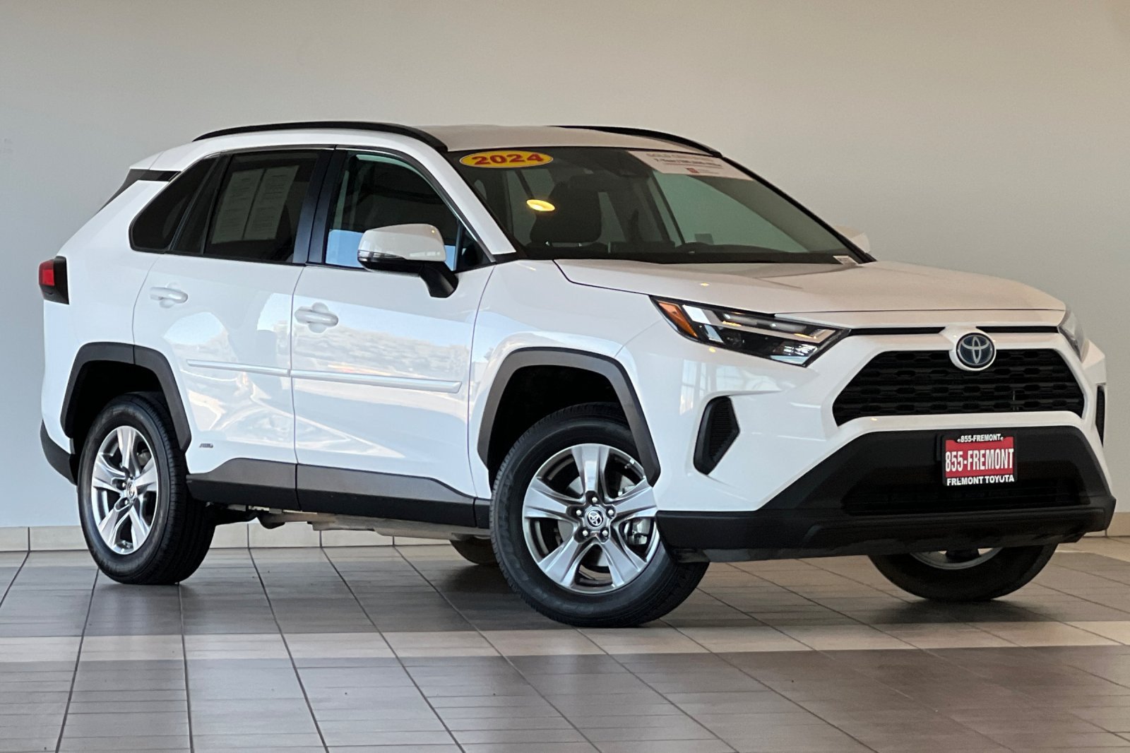 Certified 2024 Toyota RAV4 LE AWD/4WD image 2