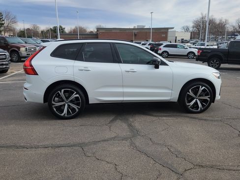 Used 2022 Volvo XC60 T8 R-Design w/ Advanced Package image 15