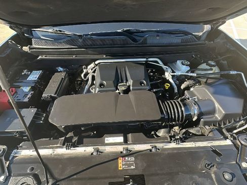 Used 2024 GMC Canyon Elevation w/ Convenience Package image 3