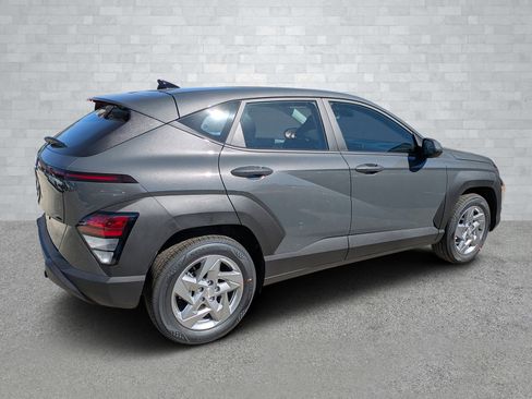 New 2026 Hyundai Kona SE image 5
