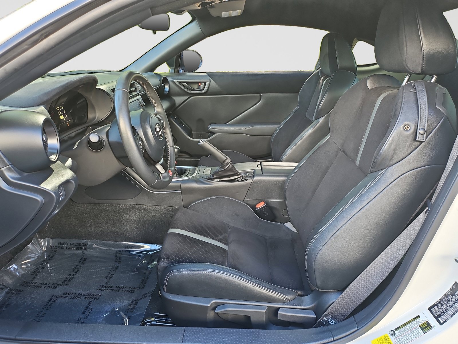 Used 2025 Toyota GR86 Premium w/ Performance Package RWD image 22