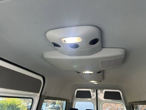 Used 2016 Mercedes-Benz Sprinter 2500 image 13