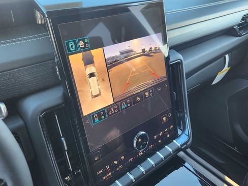 New 2026 GMC Yukon AT4 Ultimate w/ LPO, Illumination Package image 22