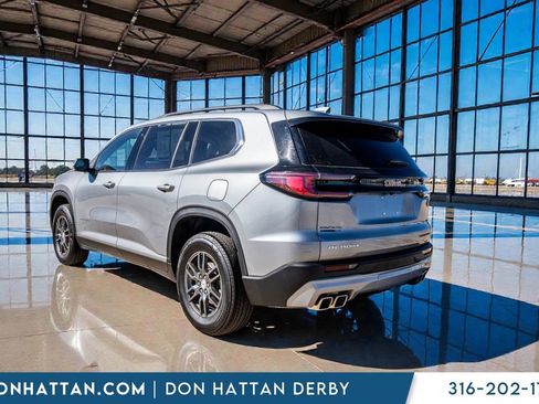 Used 2025 GMC Acadia Elevation image 29