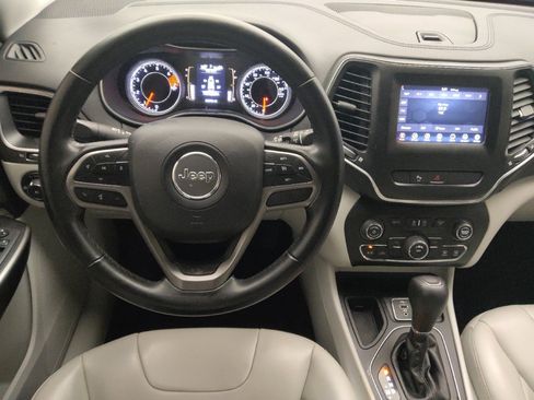 Used 2020 Jeep Cherokee Latitude Plus FWD image 22